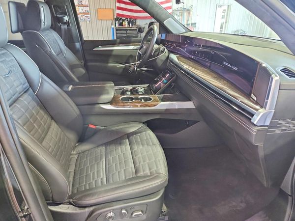 2025 CADILLAC ESCALADE Sport Platinum