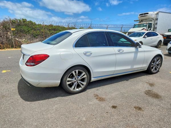2017 MERCEDES-BENZ C C300