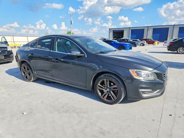 2015 VOLVO S60 Platinum (non R design)