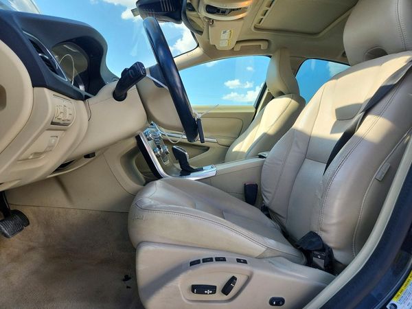 2015 VOLVO S60 Platinum (non R design)