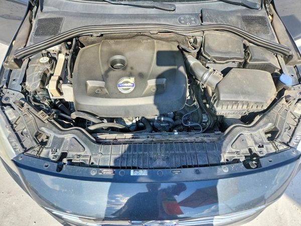 2015 VOLVO S60 Platinum (non R design)