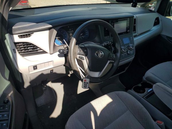 2020 TOYOTA SIENNA E grade
