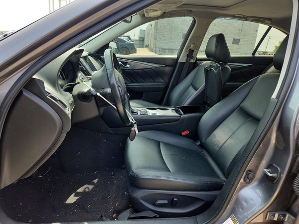 2015 INFINITI Q50 — DENT