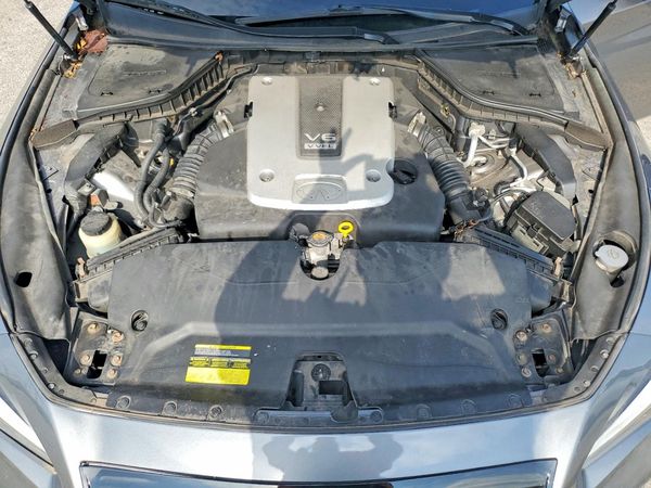 2015 INFINITI Q50 — Engine bay