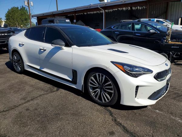 2018 KIA STINGER