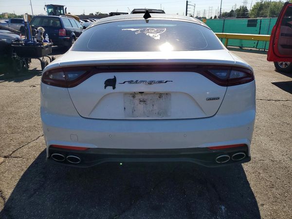 2018 KIA STINGER