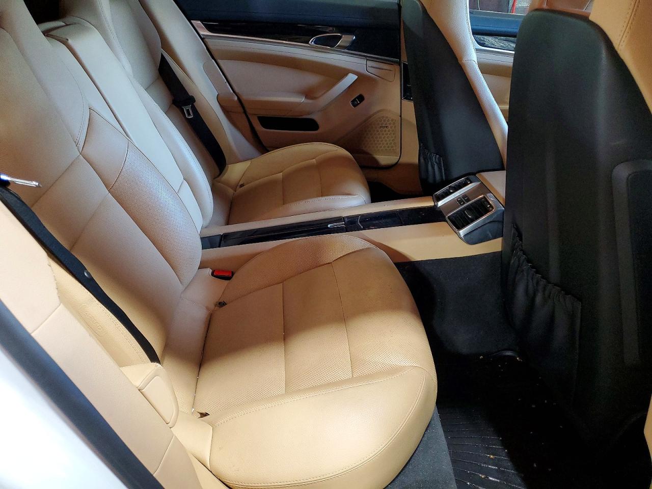 2015 PORSCHE PANAMERA Base (2WD), 4 (4WD)