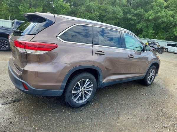 2019 TOYOTA HIGHLANDER SE/XLE