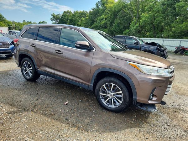 2019 TOYOTA HIGHLANDER SE/XLE