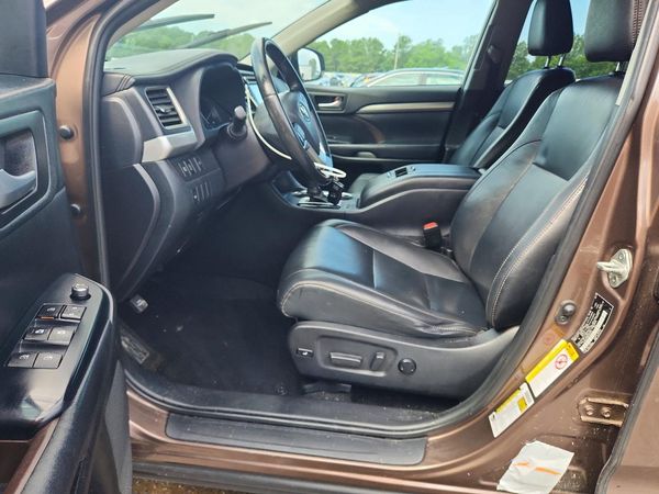 2019 TOYOTA HIGHLANDER SE/XLE