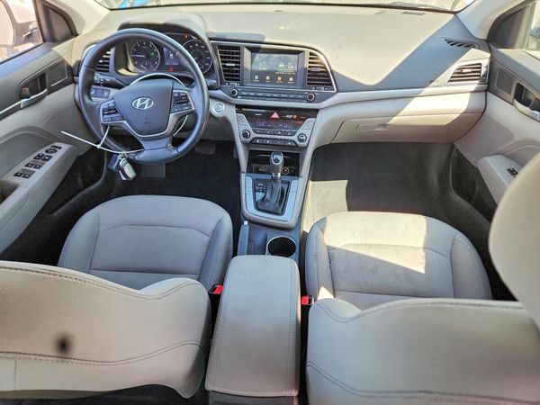 2017 HYUNDAI ELANTRA