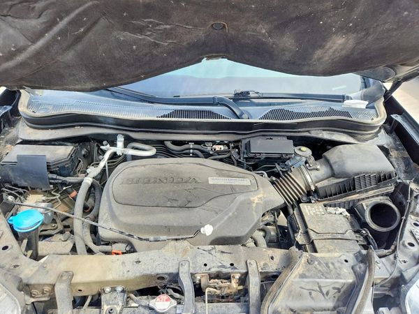 2019 HONDA PILOT TOURING — Engine bay