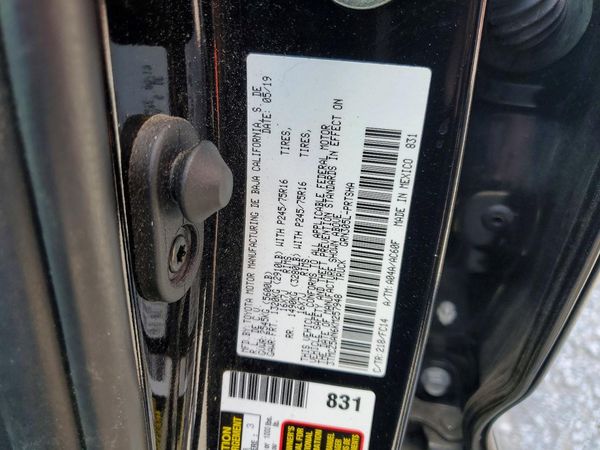 2019 TOYOTA TACOMA SR5