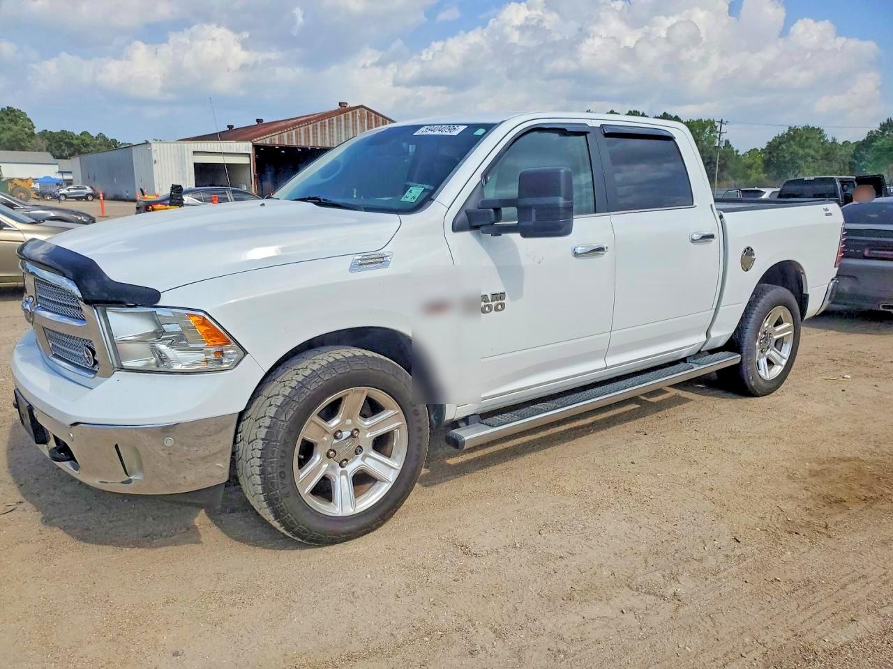 2018 RAM 1500 SLT