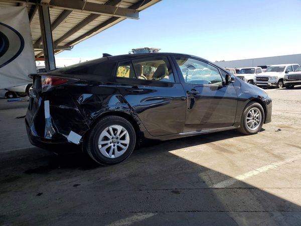 2018 TOYOTA PRIUS