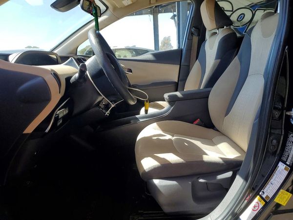 2018 TOYOTA PRIUS