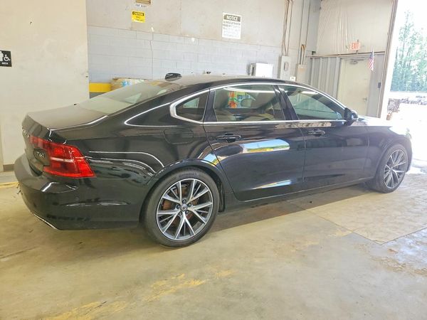 2018 VOLVO S90 Momentum — PSRA