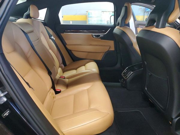 2018 VOLVO S90 Momentum — PSRS