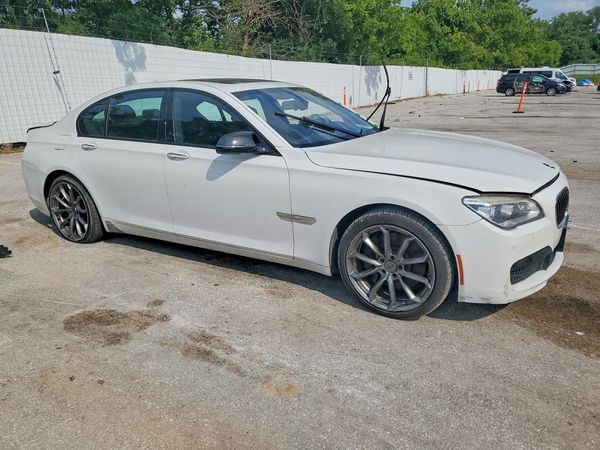 2013 BMW 750