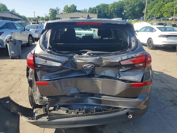 2020 HYUNDAI TUCSON SE