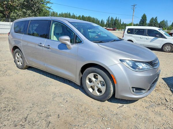 2017 CHRYSLER PACIFICA