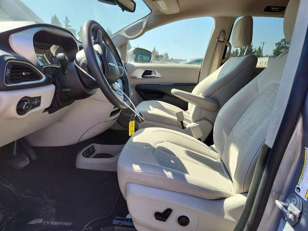 2017 CHRYSLER PACIFICA