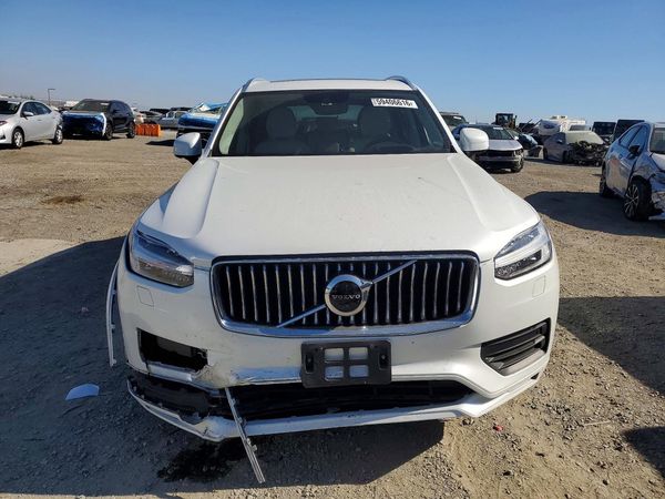2020 VOLVO XC90 T6 - MOMENTUM 4