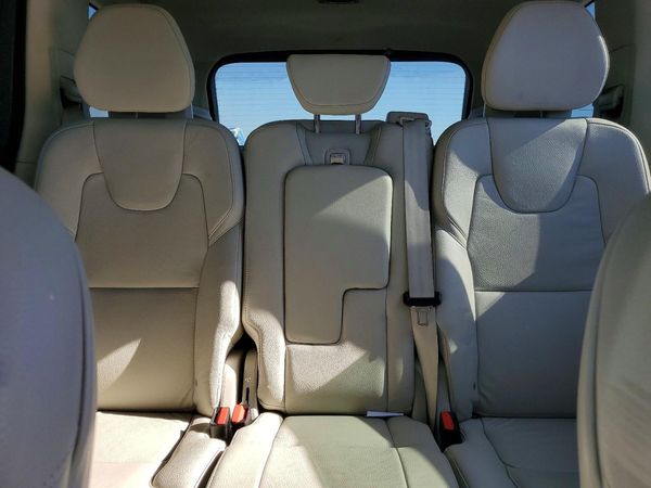 2020 VOLVO XC90 T6 - MOMENTUM 4