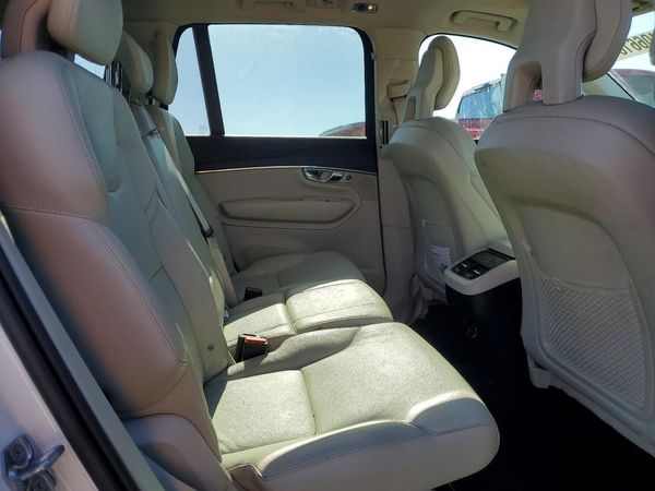 2020 VOLVO XC90 T6 - MOMENTUM 4