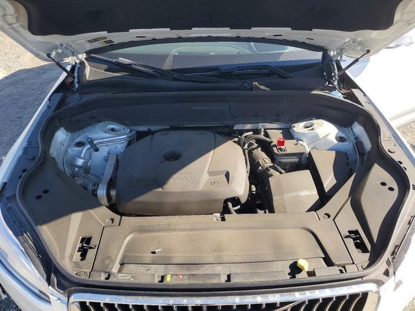 2020 VOLVO XC90 T6 - MOMENTUM 4