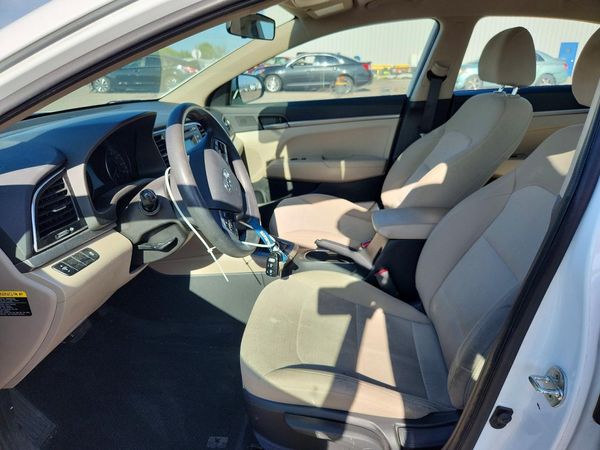 2018 HYUNDAI ELANTRA SE