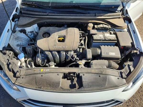 2018 HYUNDAI ELANTRA SE