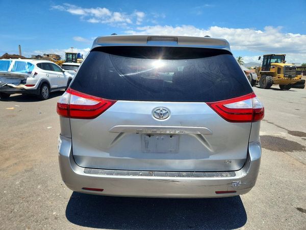 2015 TOYOTA SIENNA