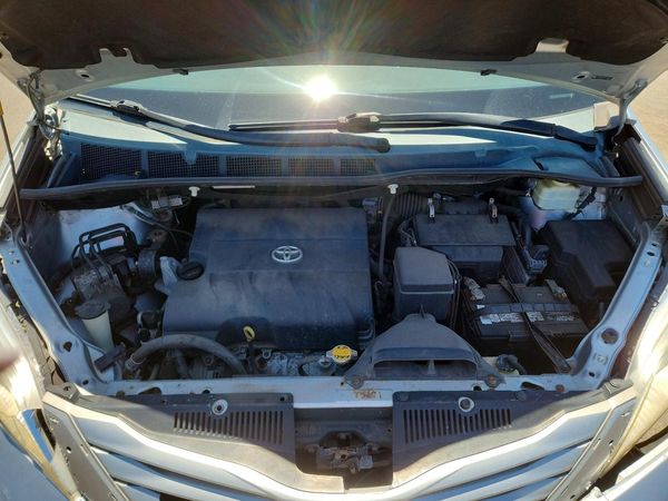 2015 TOYOTA SIENNA