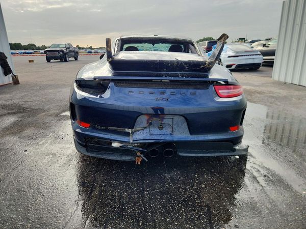 2015 PORSCHE 911 — DIRR