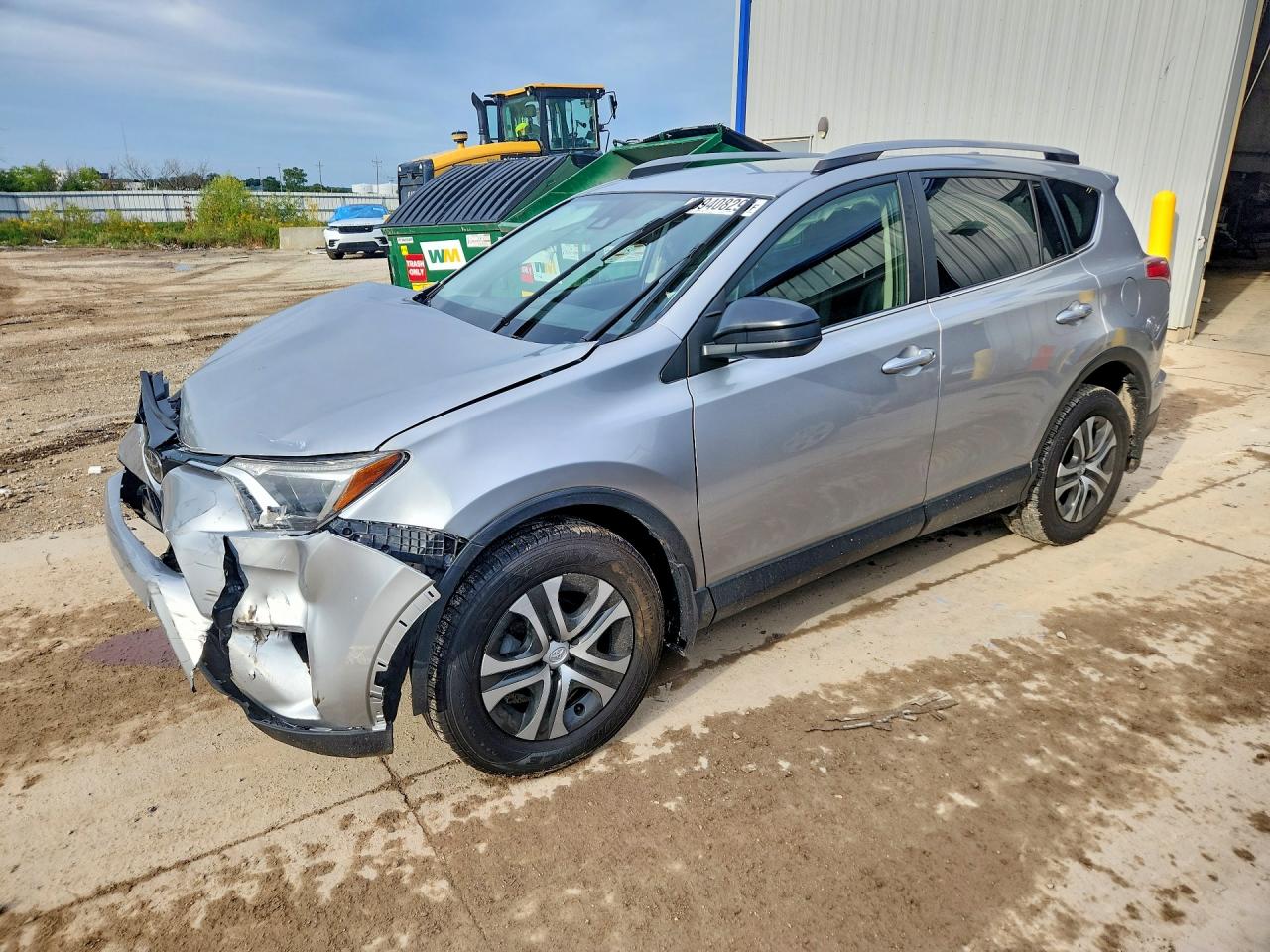 2018 TOYOTA RAV4 LE — Front 3/4