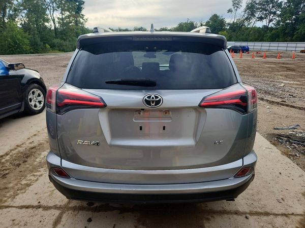 2018 TOYOTA RAV4 LE — DIRR