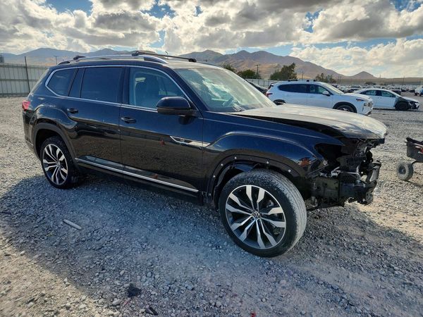 2023 VOLKSWAGEN ATLAS — Passenger 3/4