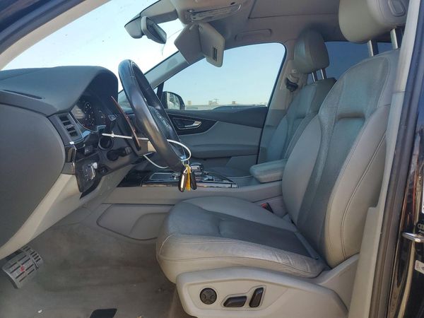 2017 AUDI Q7 — DENT