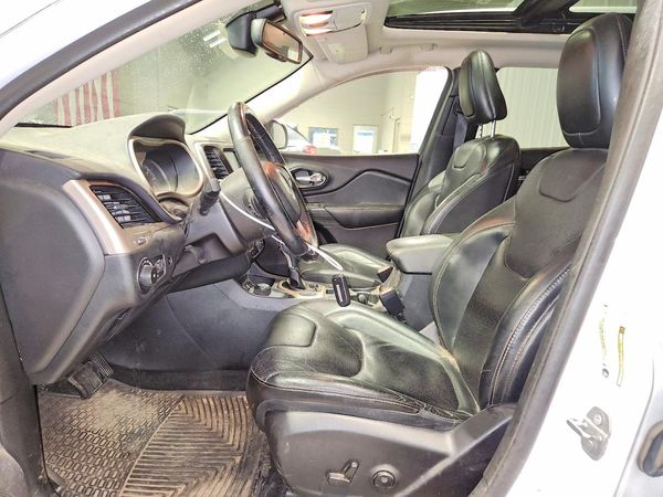 2016 JEEP CHEROKEE LIMITED 4X4 — DENT