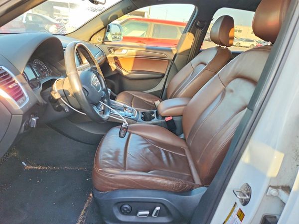 2016 AUDI Q5 quattro Premium Plus — DENT