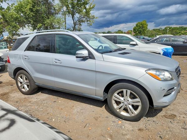 2014 MERCEDES-BENZ ML ML350 4-MATIC — Passenger 3/4