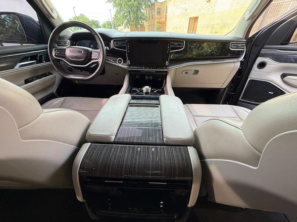 2022 JEEP WAGONEER