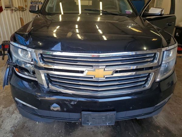 2017 CHEVROLET TAHOE Premier — Engine bay