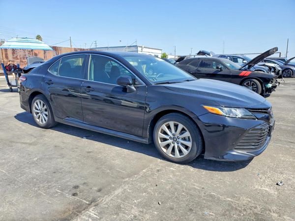 2019 TOYOTA CAMRY L/LE/SE/XLE — Passenger 3/4