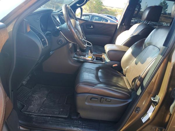 2017 INFINITI QX80 — DENT