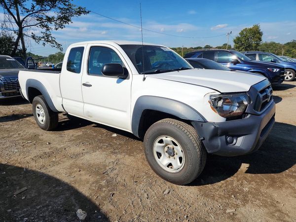 2015 TOYOTA TACOMA Delux Grade — Passenger 3/4