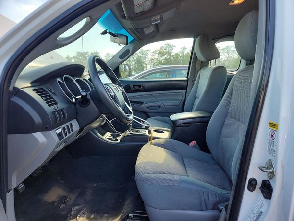 2015 TOYOTA TACOMA Delux Grade — DENT