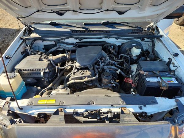 2015 TOYOTA TACOMA Delux Grade — Engine bay