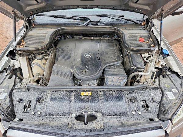 2020 MERCEDES-BENZ GLS GLS450-4M — Engine bay